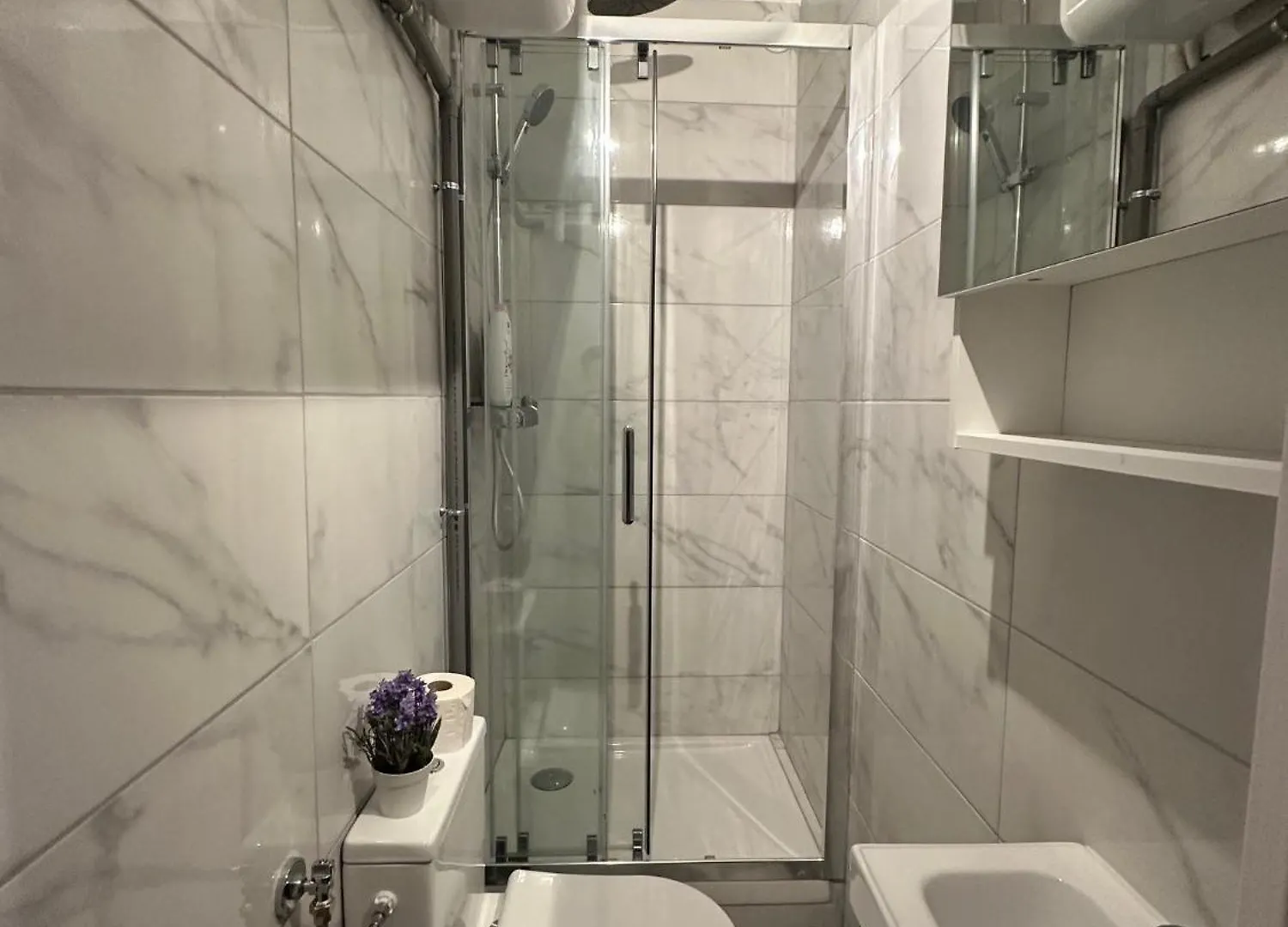 Brand New Apartment - Heart Of Paris 17 0*,  France
