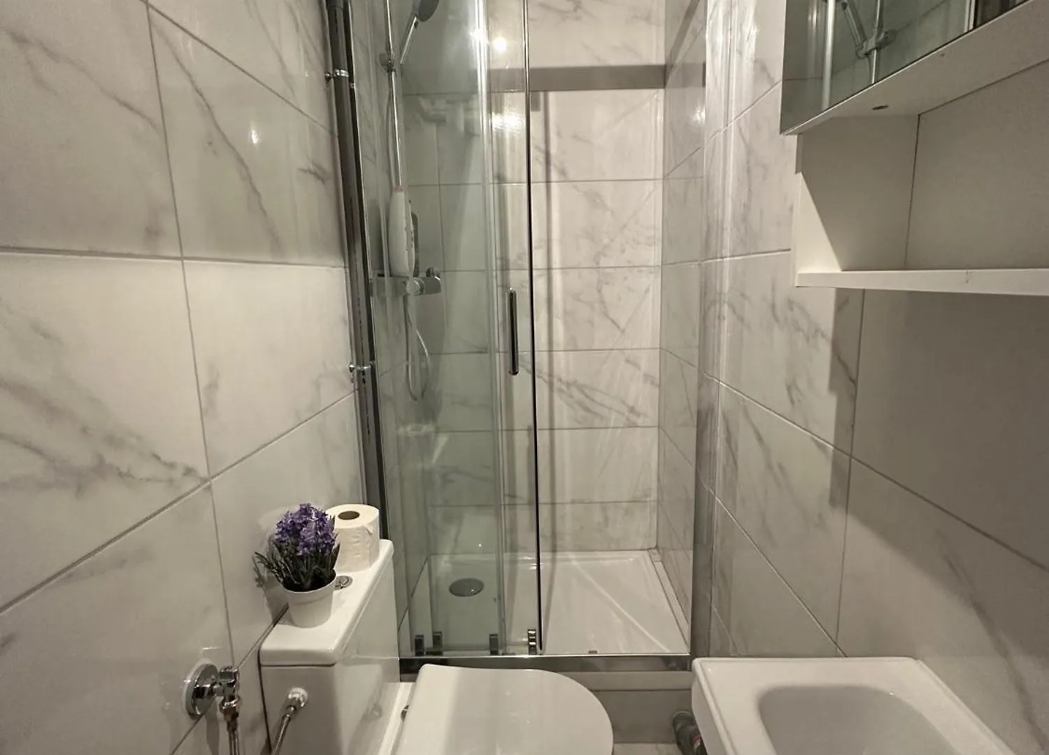 Brand New Apartment - Heart Of Paris 17 France